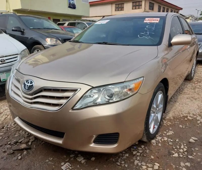Thumbnail 2 of 2009 Toyota Camry LE
